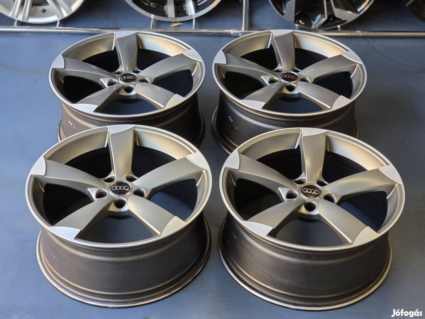 AUDI 19 COL 5X112 Rotor Alufelni Szett 