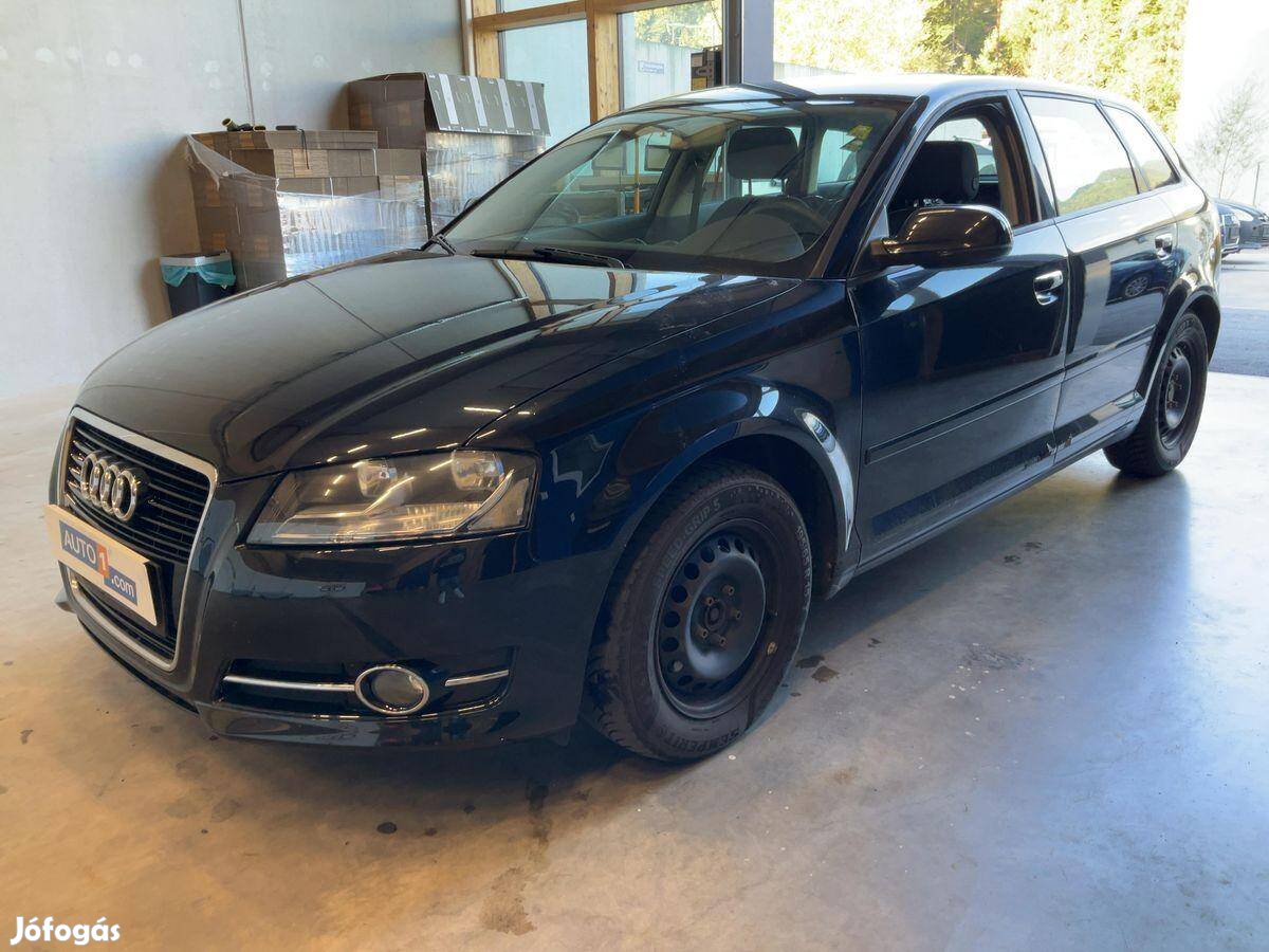 AUDI A3 1.6 Attraction 3 év kiterjesztett garan...