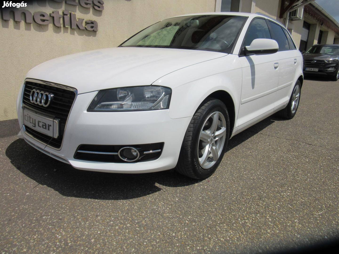 AUDI A3 1.6 TDI Ambiente DPF Tempomat. Start-St...