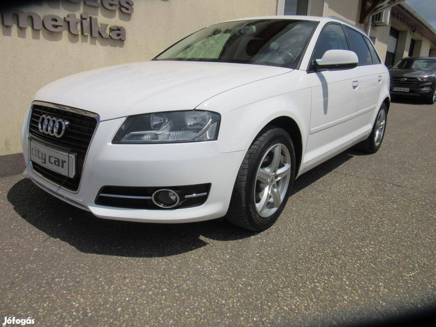 AUDI A3 1.6 TDI Ambiente DPF Tempomat. Start-St...