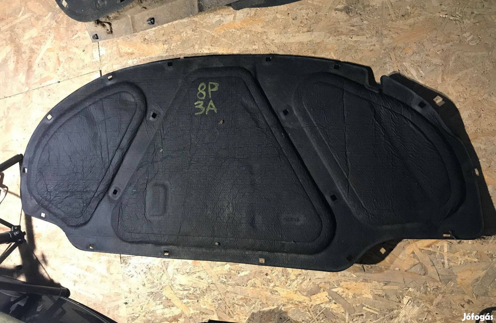 AUDI A3 8P _ géptető / motorháztető szigetelés