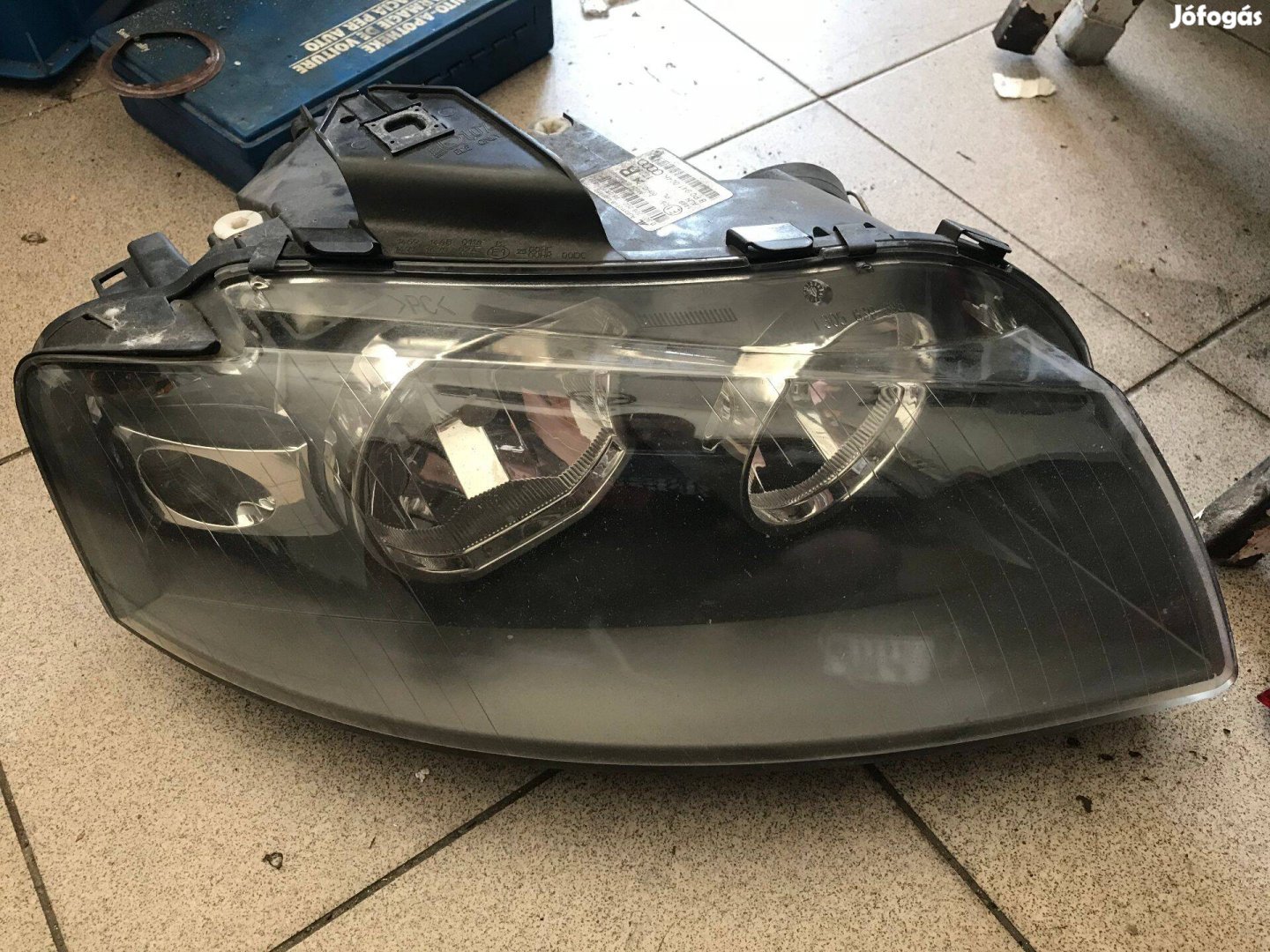 AUDI A3 8P _ jobb halogén fényszóró