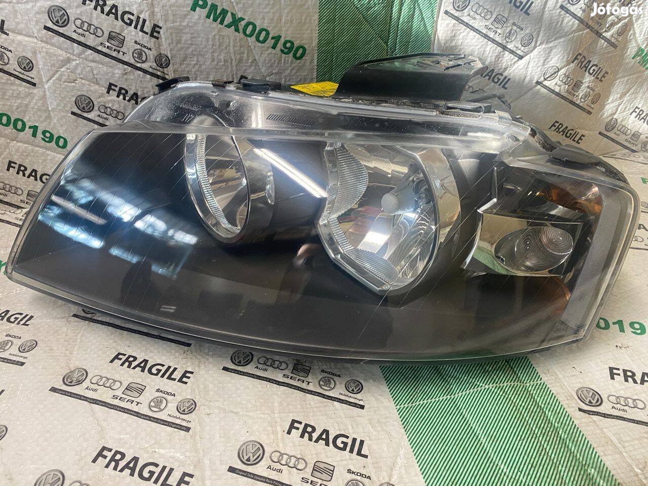 AUDI A3 Bal Fényszóró
