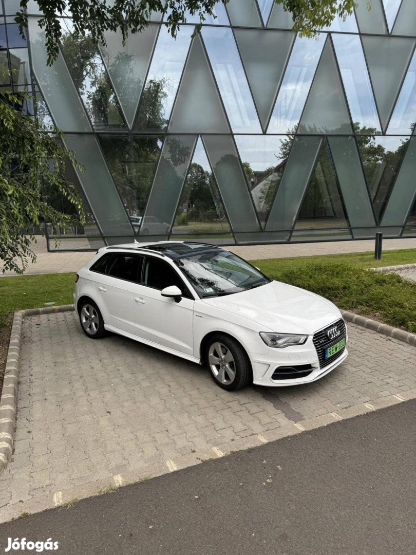 AUDI A3 Sportback 1.4 TFSI Ambition S-tronic e-...