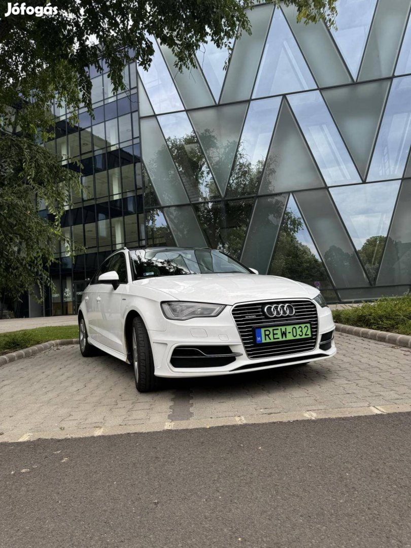 AUDI A3 Sportback 1.4 TFSI Ambition S-tronic e-...