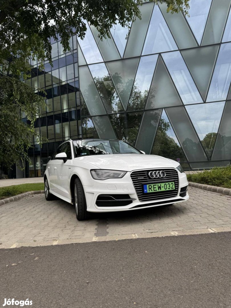 AUDI A3 Sportback 1.4 TFSI Ambition S-tronic e-...