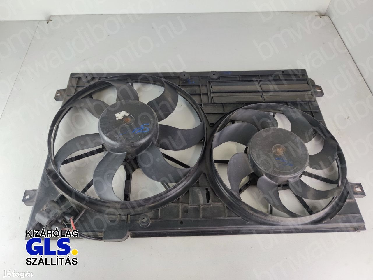 AUDI A3 (8P1) 1.6 TDI Hűtőventilátor (komplett) (1K0121207AA)
