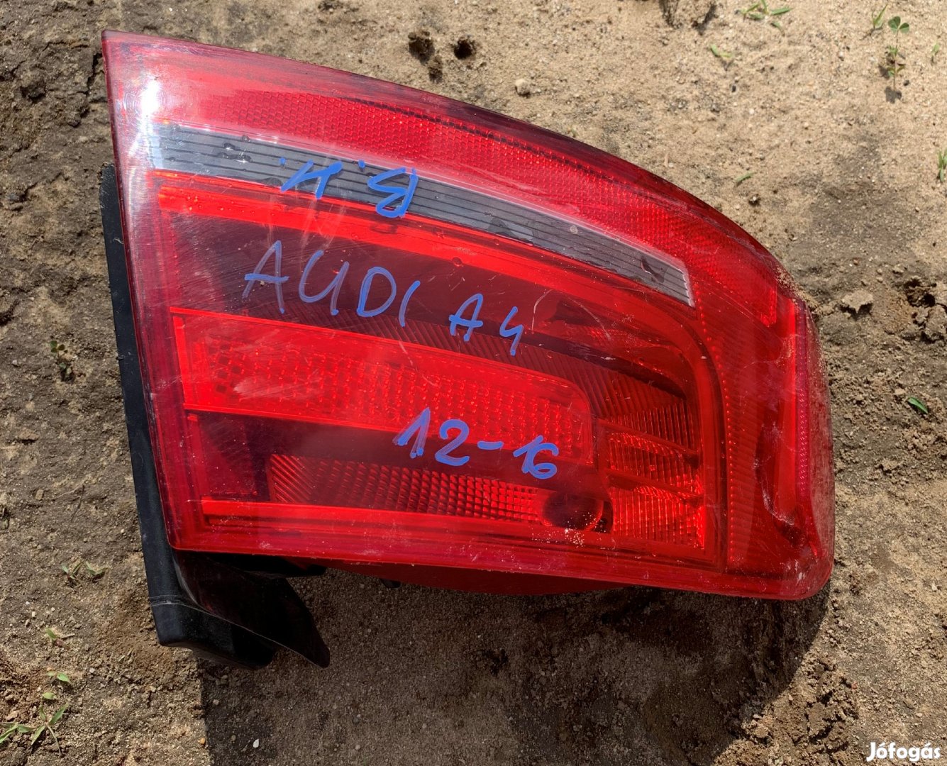 AUDI A4 12-16IG B.H.LÁMPA eladó