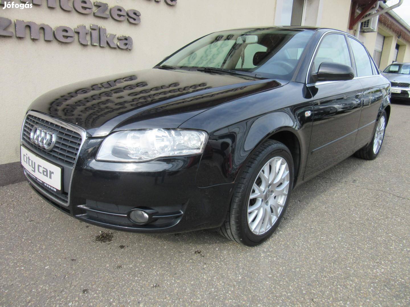 AUDI A4 1.6 Tempomat. Digitklima. ABS !