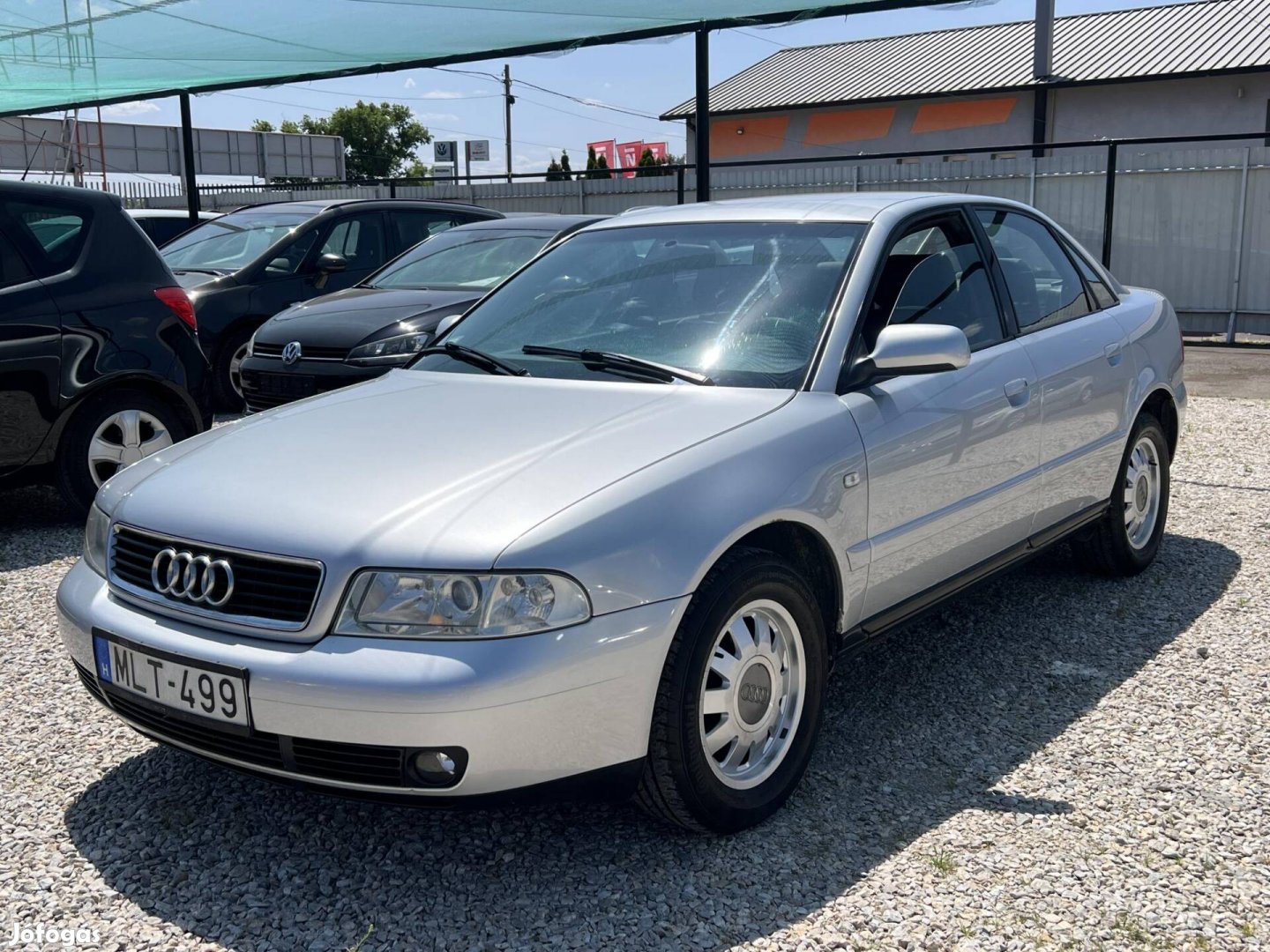 AUDI A4 1.6....