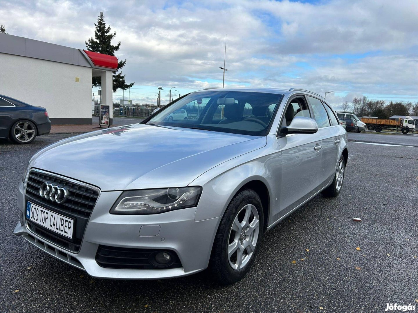 AUDI A4 2.0 PD TDI Végig vezetett szervízkönyv....
