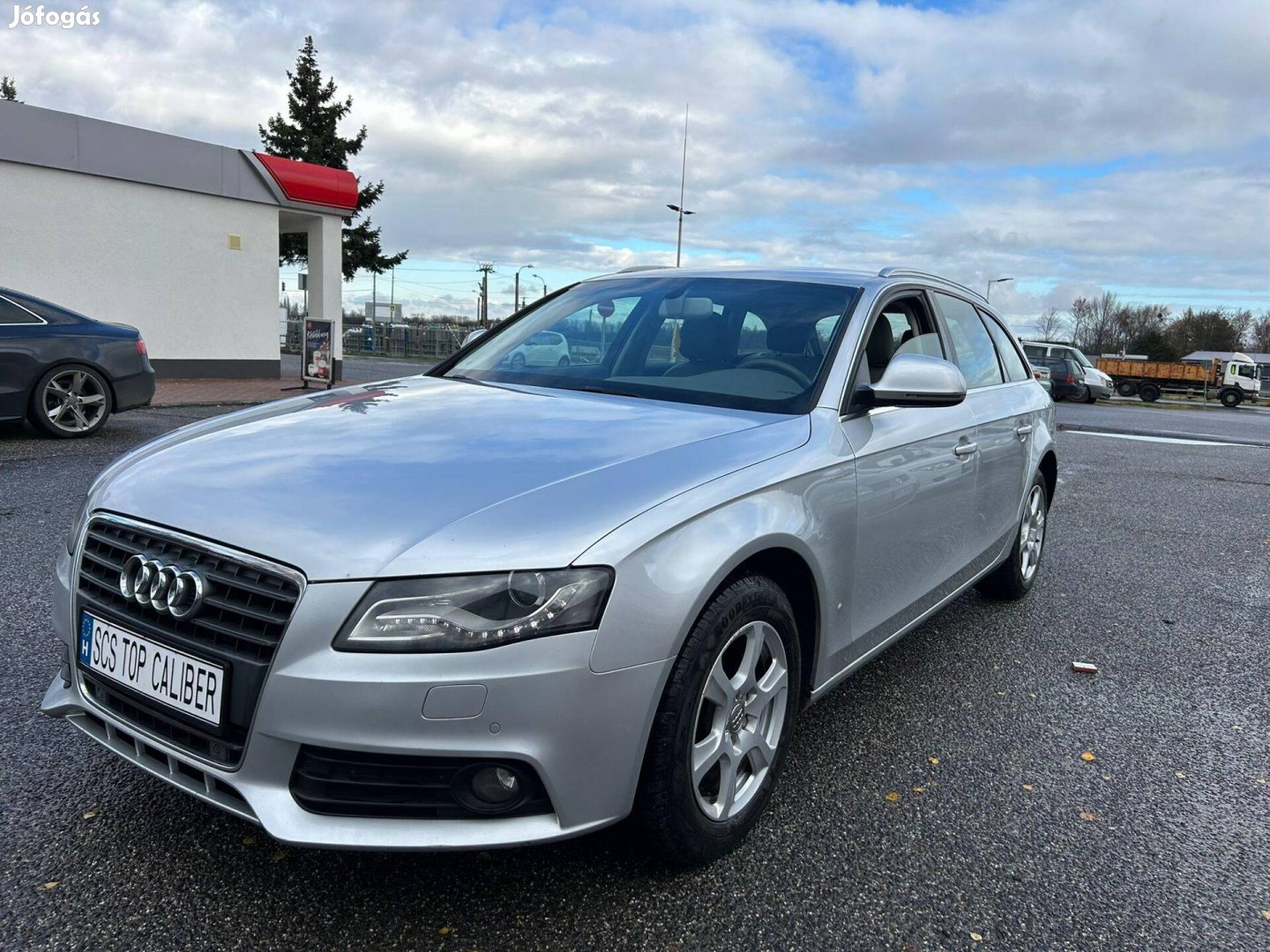 AUDI A4 2.0 TDI DPF Végig vezetett szervízkönyv...