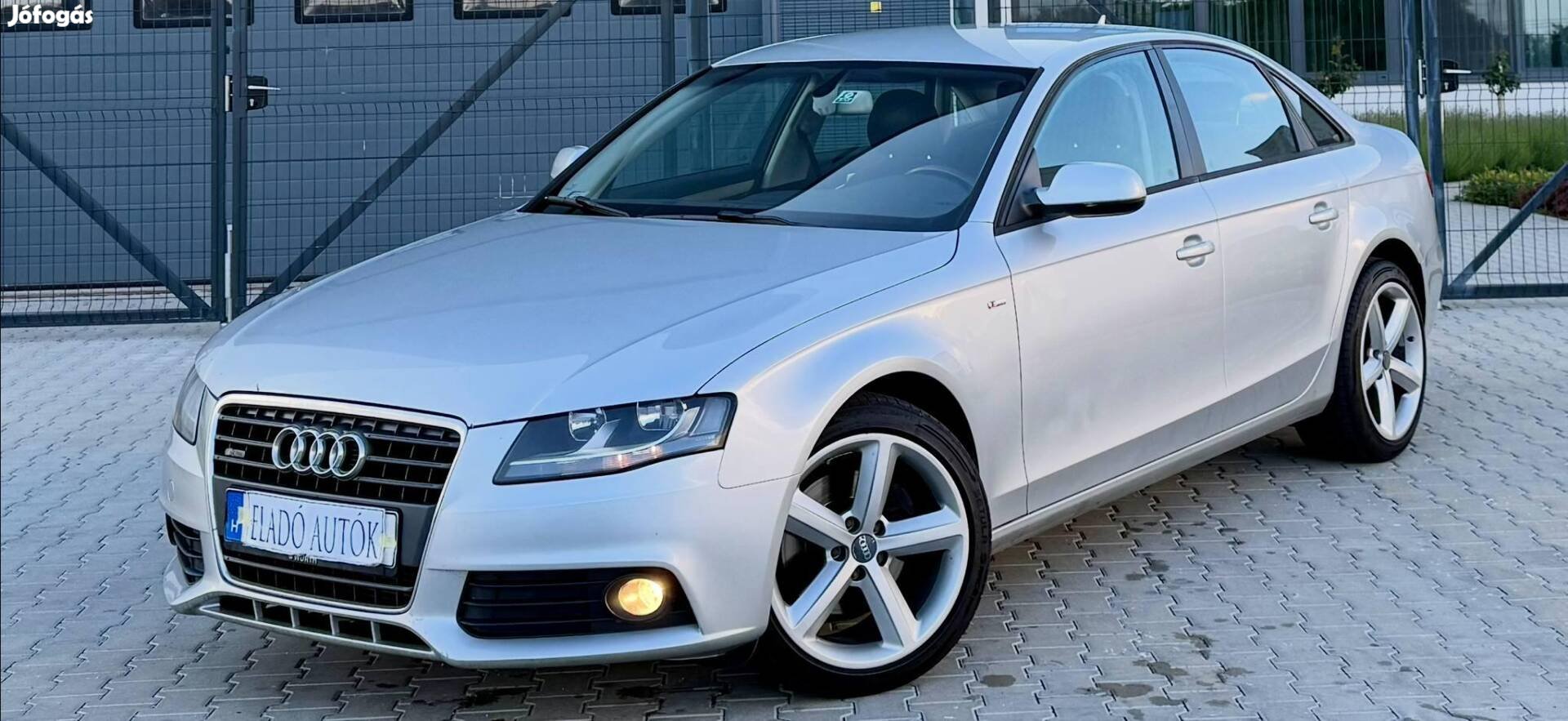 AUDI A4 2.0 TDI DPF /Manuál 6 / Valós 267 Ezer...