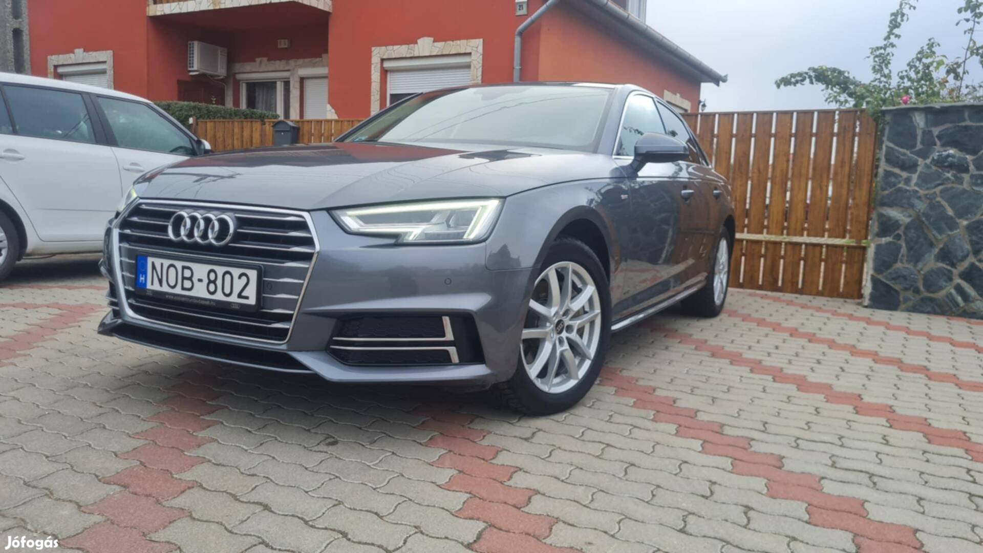 AUDI A4 2.0 TDI Design Edition S-tronic S-LINE!...