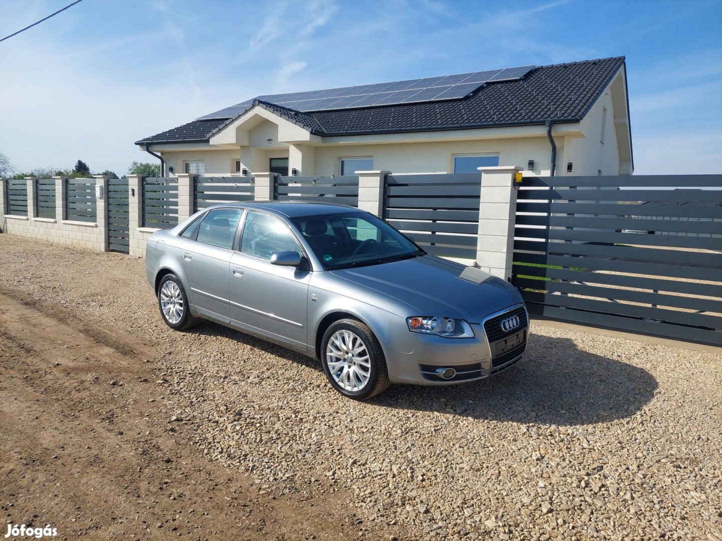 AUDI A4 2.0i Sedan