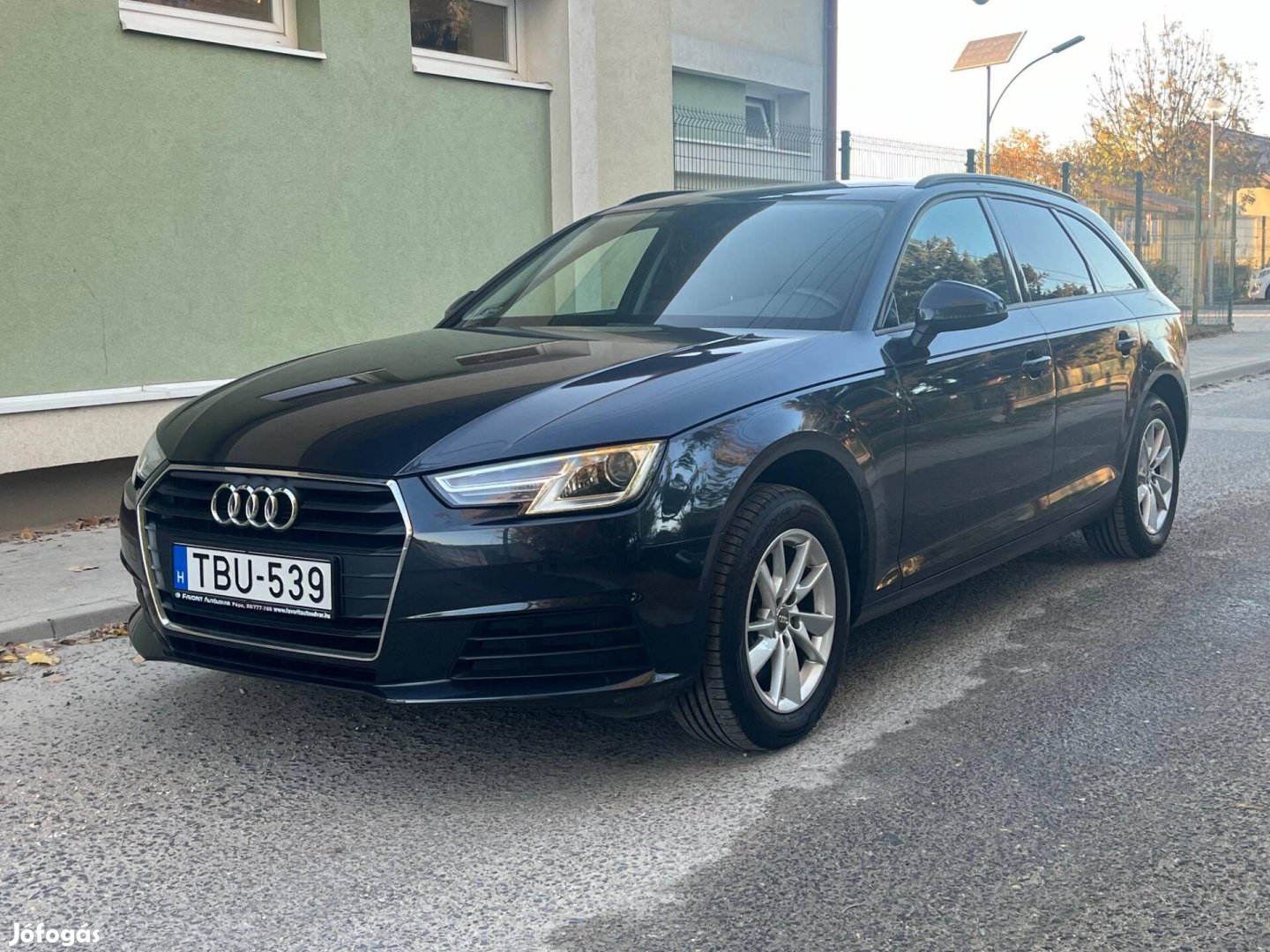 AUDI A4 Avant 1.4 TFSI Basis 135517km!