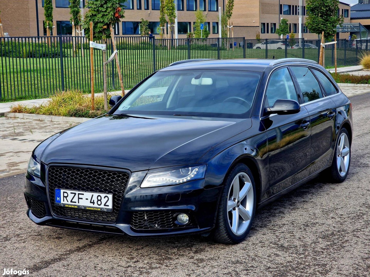 AUDI A4 Avant 1.8 TFSI EU5 Navi-LED-Bixenon-GAR...