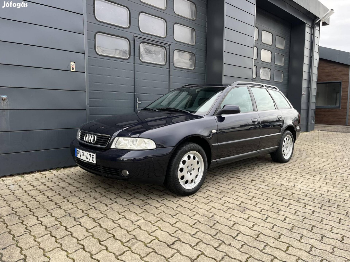 AUDI A4 Avant 1.9 PD TDI Business Szervizkönyv...