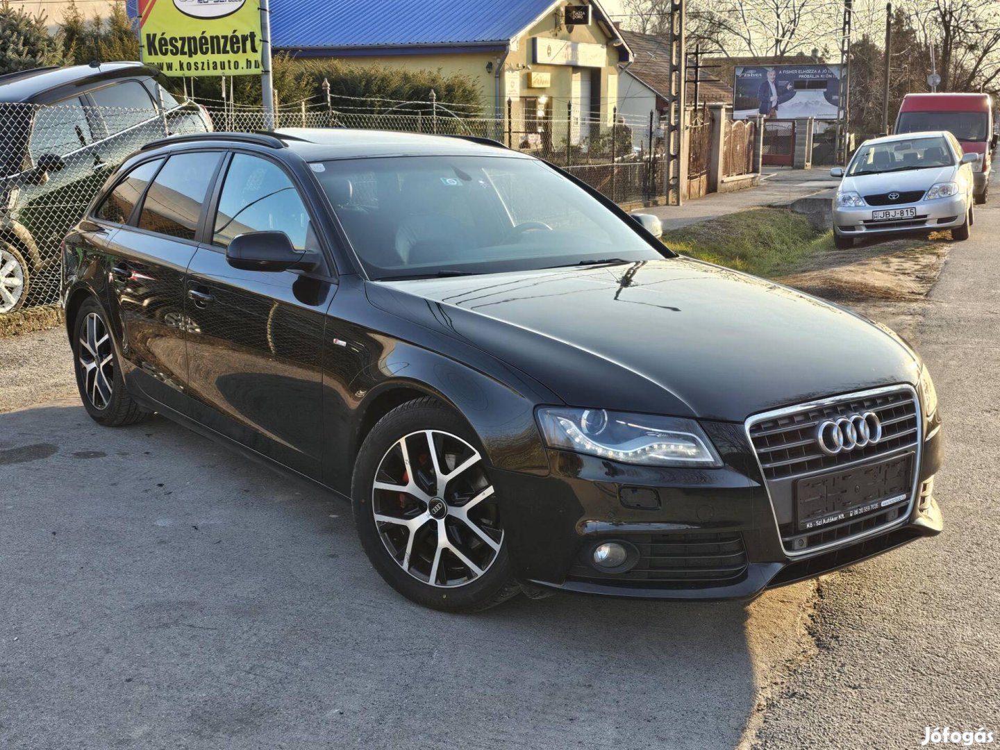 AUDI A4 Avant 2.0 TDI DPF EU5 S-line!