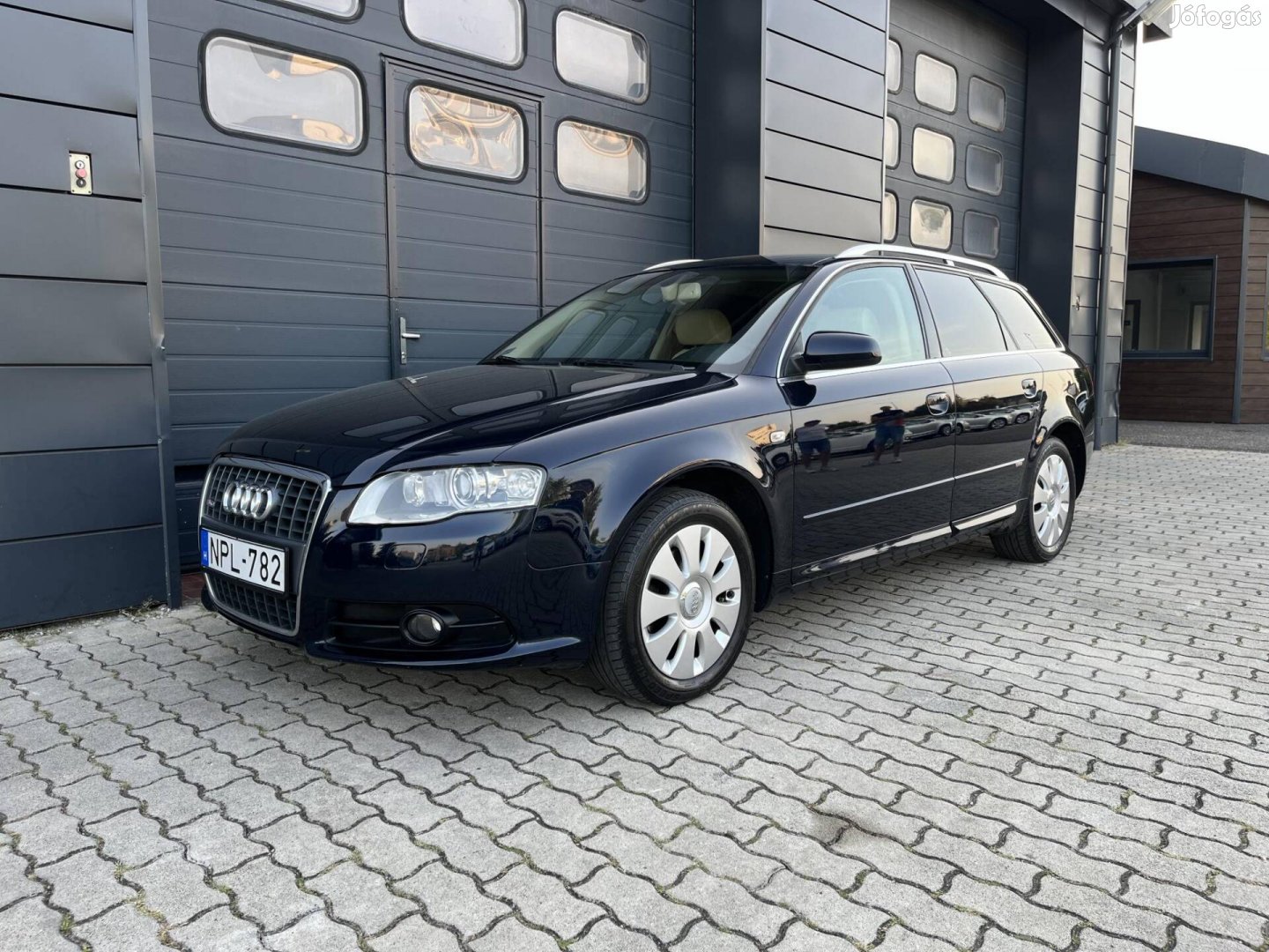 AUDI A4 Avant 2.0 TDI DPF Multitronic Szervizel...