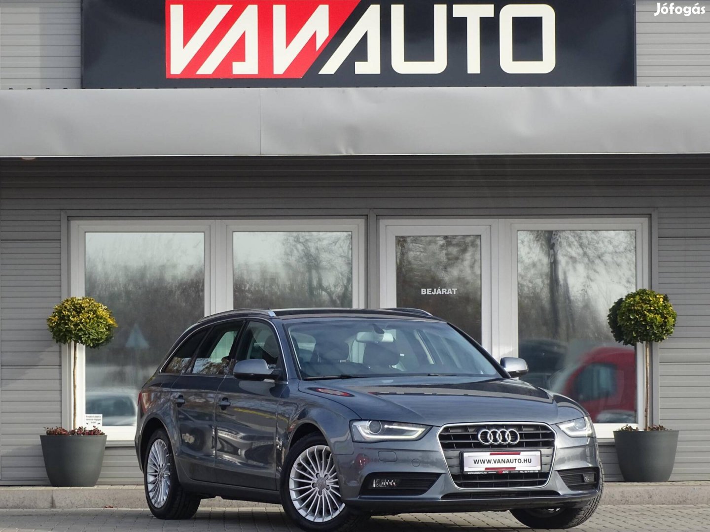 AUDI A4 Avant 2.0 TDI Digit-Szervízkönyv-Xenon'...