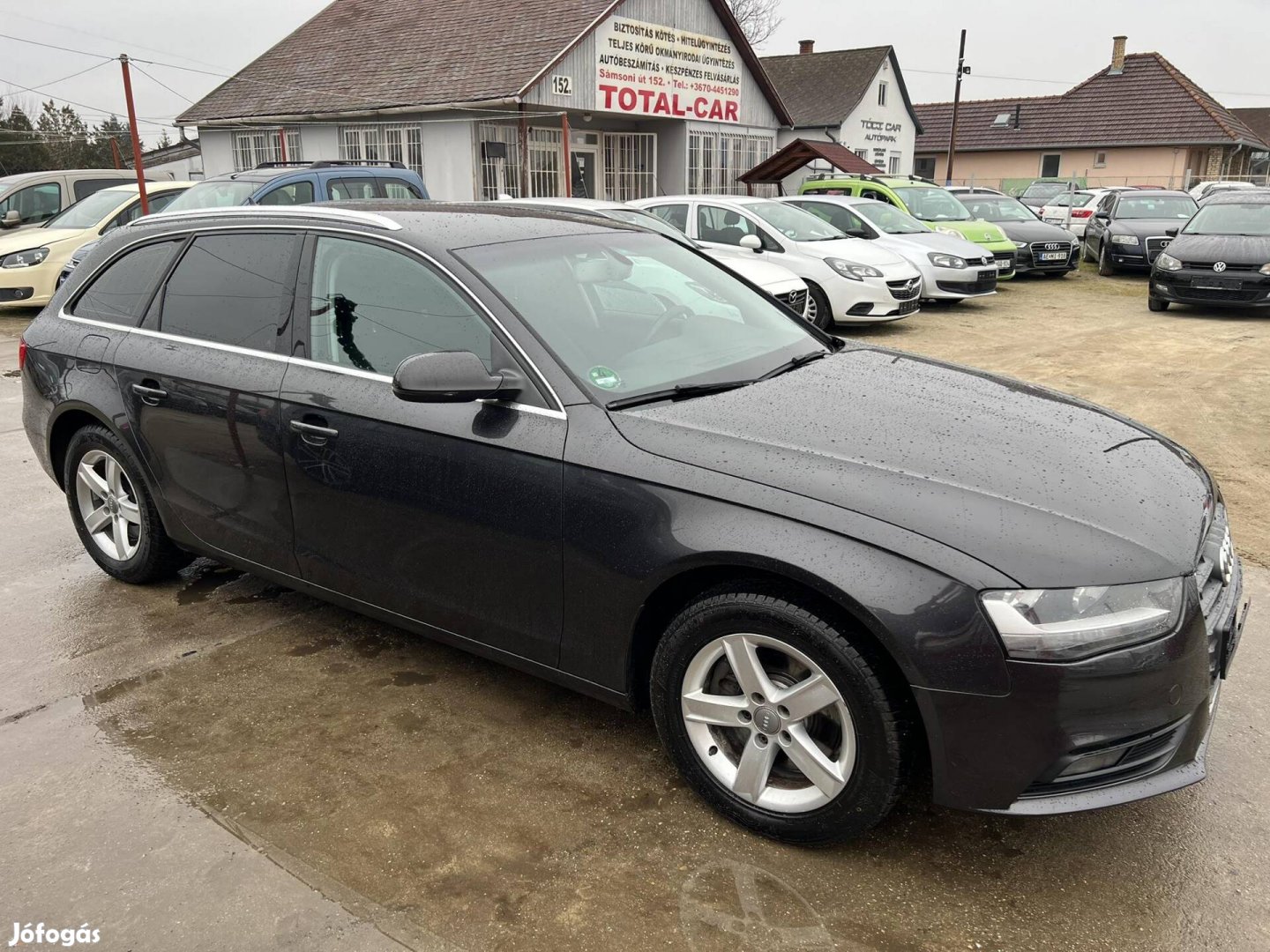 AUDI A4 Avant 2.0 TDI Szervizkönyves