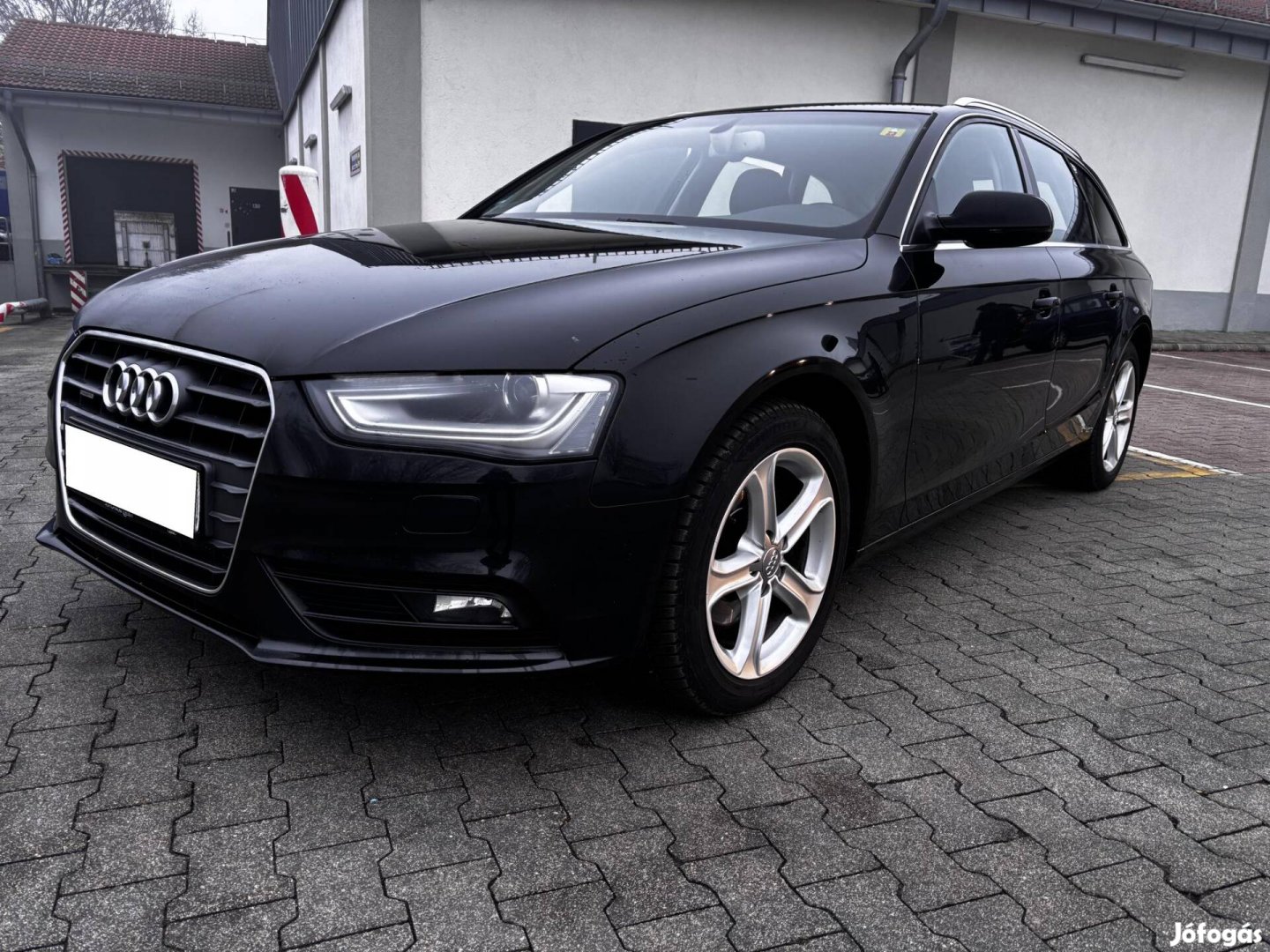 AUDI A4 Avant 2.0 TDI quattro Holttérfigyelő!