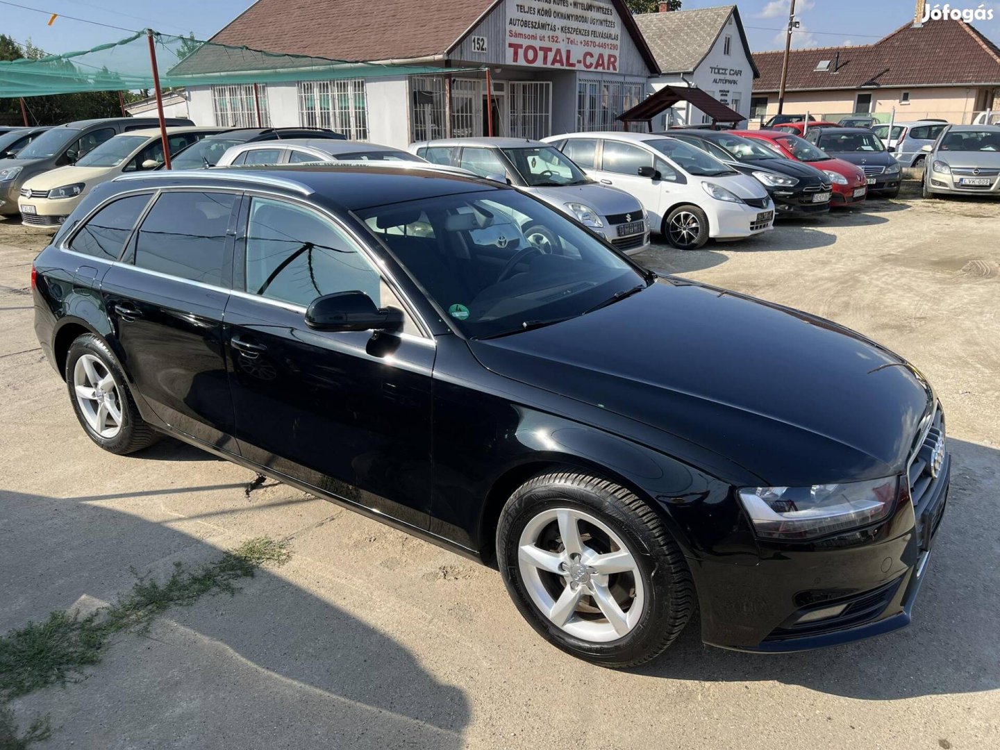 AUDI A4 Avant 2.0 TDi Végig Vezetett Szervizkönyv