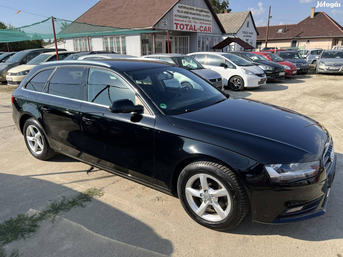 AUDI A4 Avant 2.0 TDi Végigvezetett Szerivzkönyv