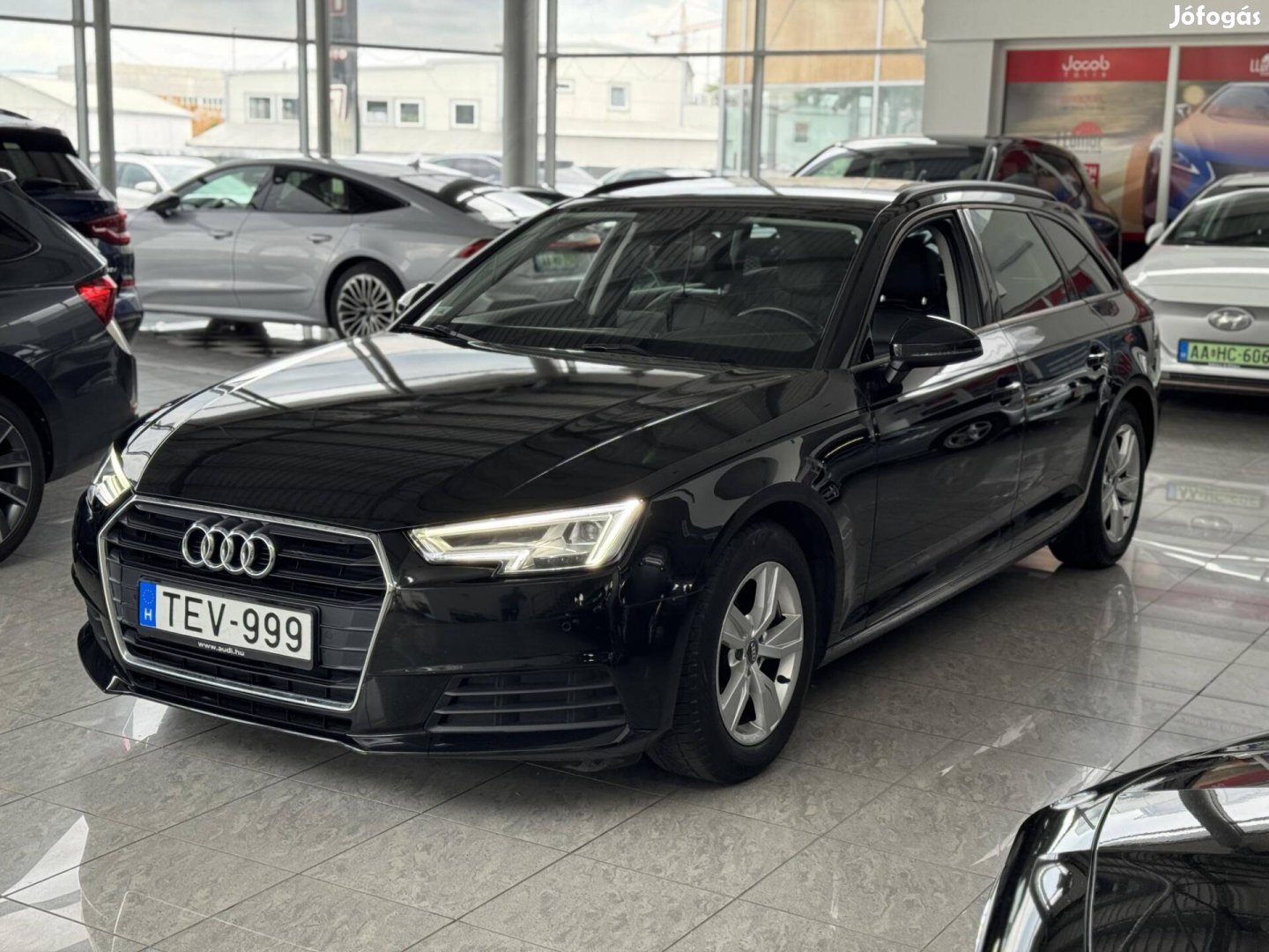 AUDI A4 Avant 35 TDI Design S-tronic 98eKm. Led...