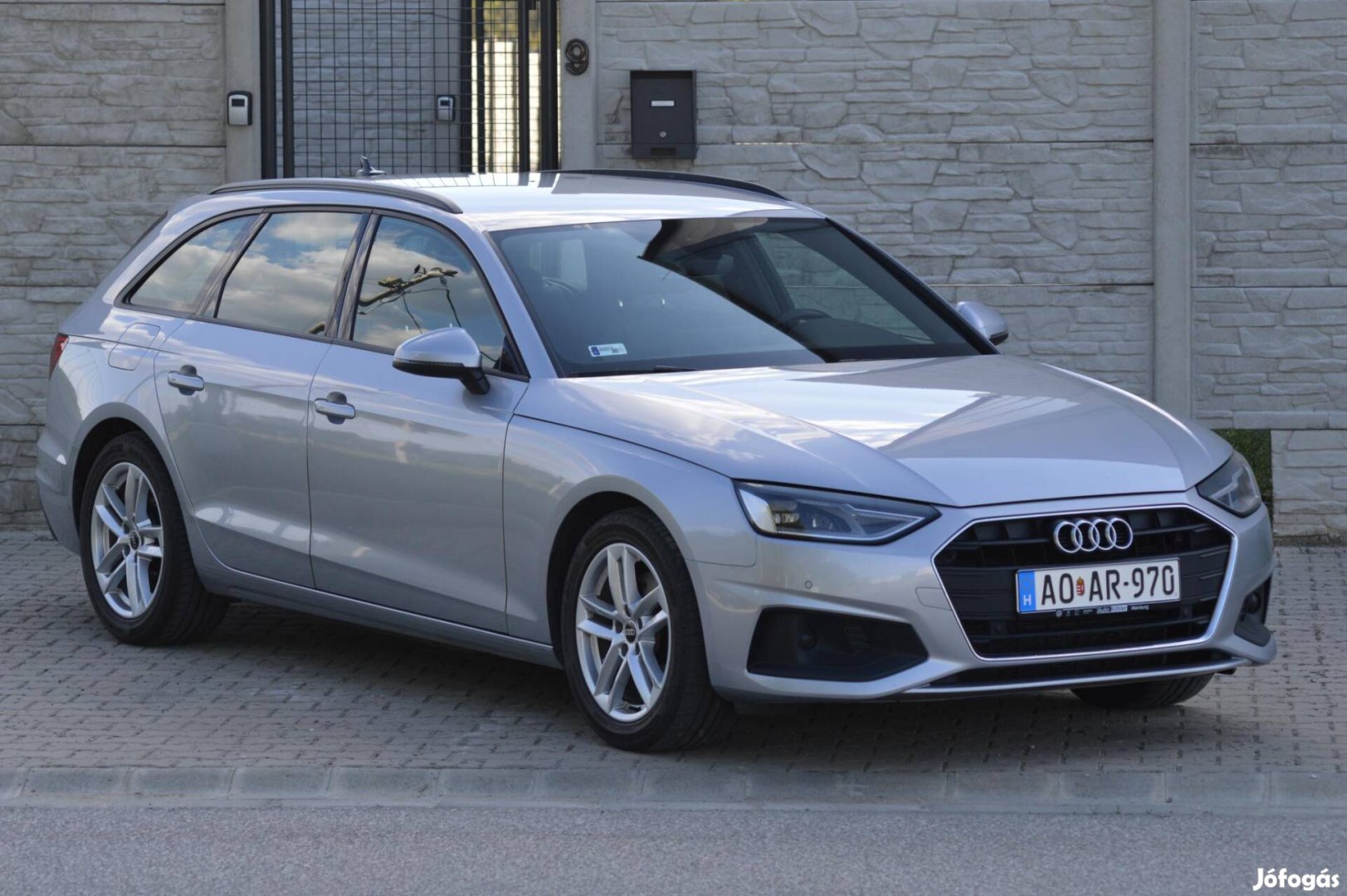 AUDI A4 Avant 35 TDI S line S-tronic Alkalmi ár...