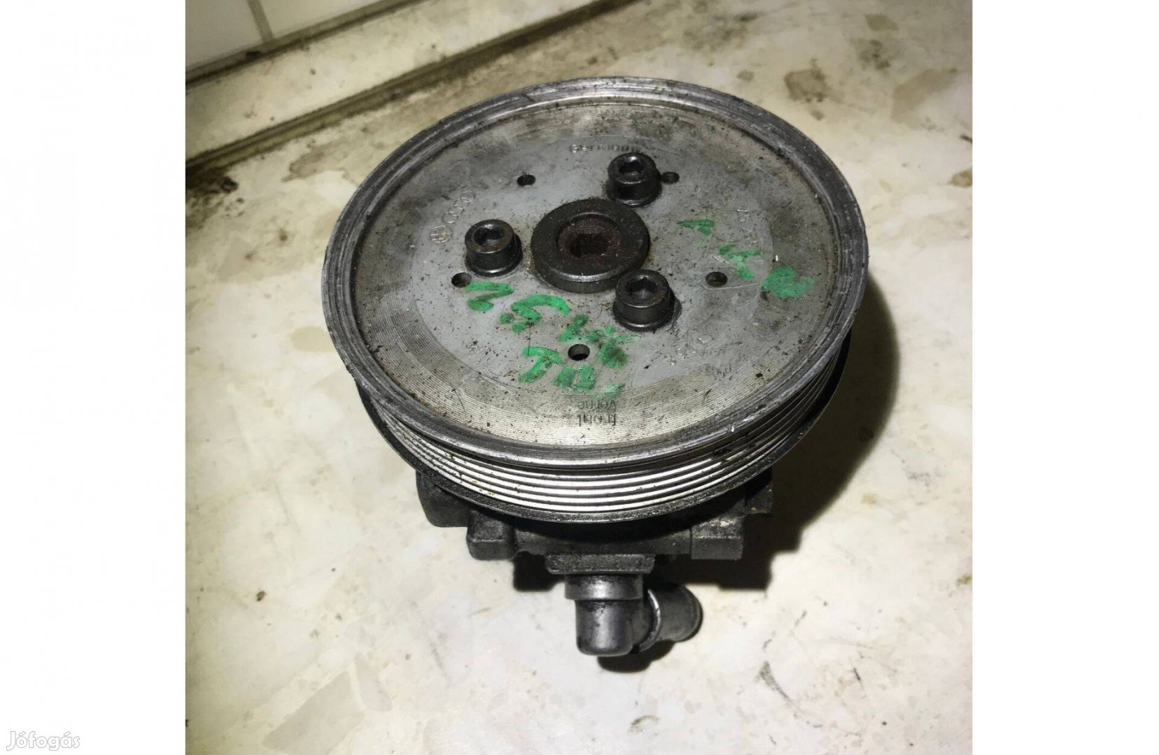 AUDI A4 B5 2,5 V6 TDI / szervószivattyú 8D0 145 177 D