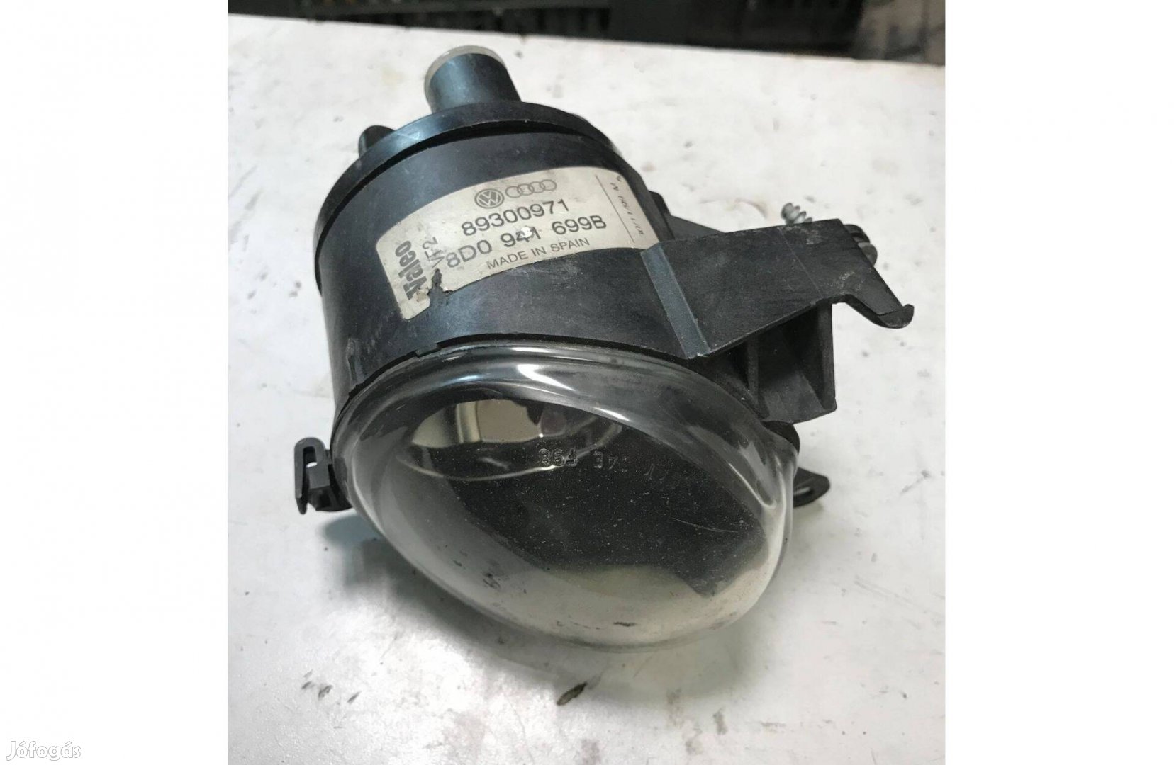 AUDI A4 B5 jobb első ködlámpa 8D0 941 699 B