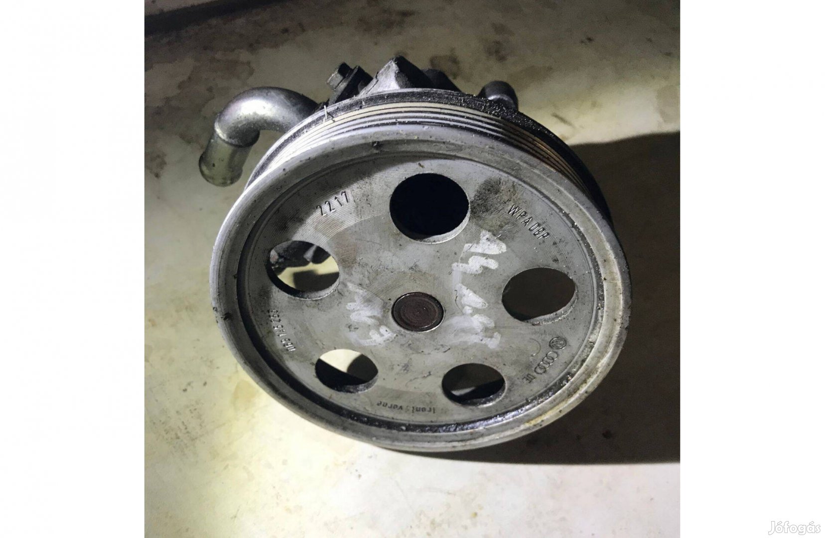 AUDI A4 B6 1,8T - szervószivattyú 8E0 145 152 Es