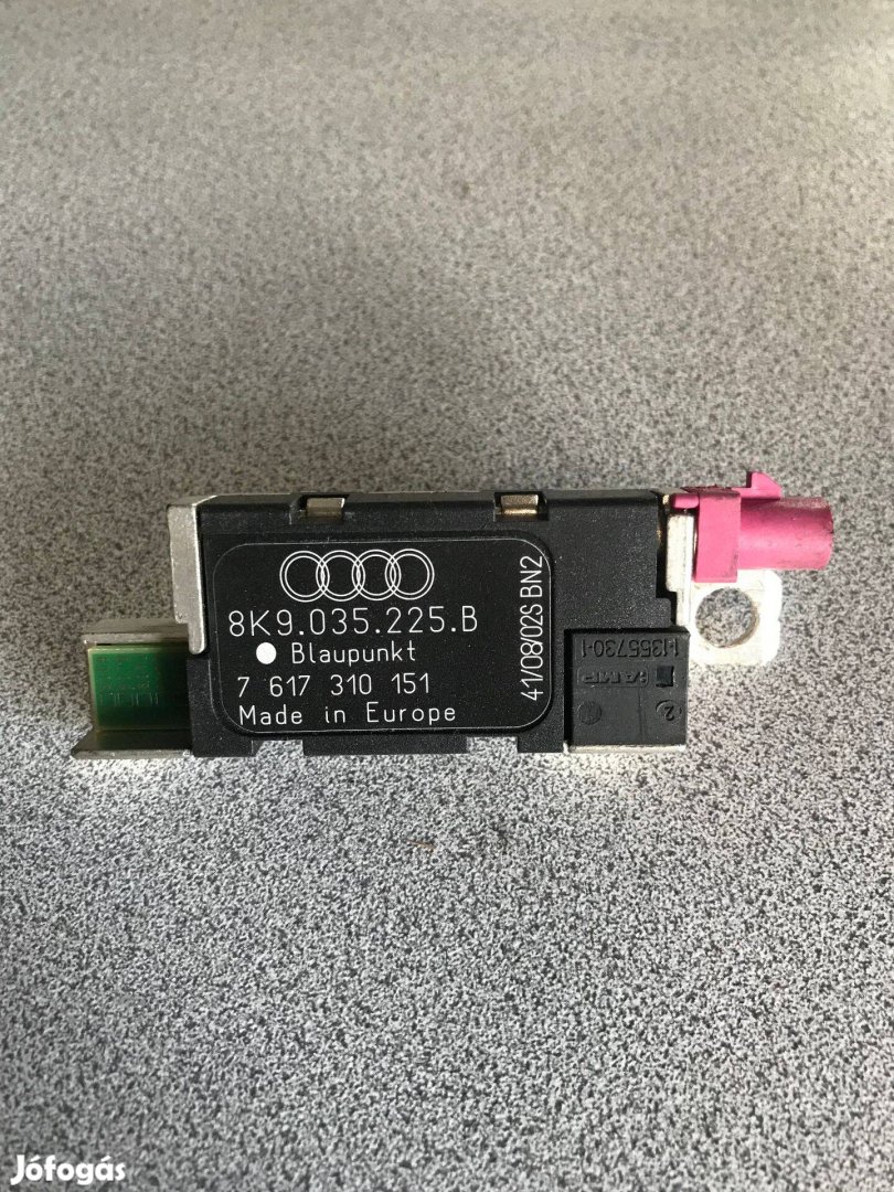 AUDI A4 B6 - antenna erősítő 8K9 035 225 B