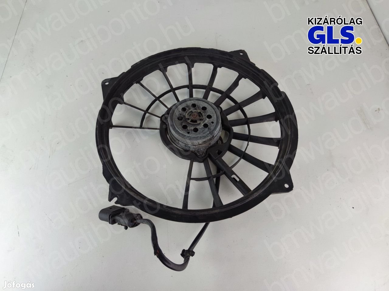 AUDI A4 B7 (8EC) 2.7 TDI Hűtőventilátor keret (8779420)