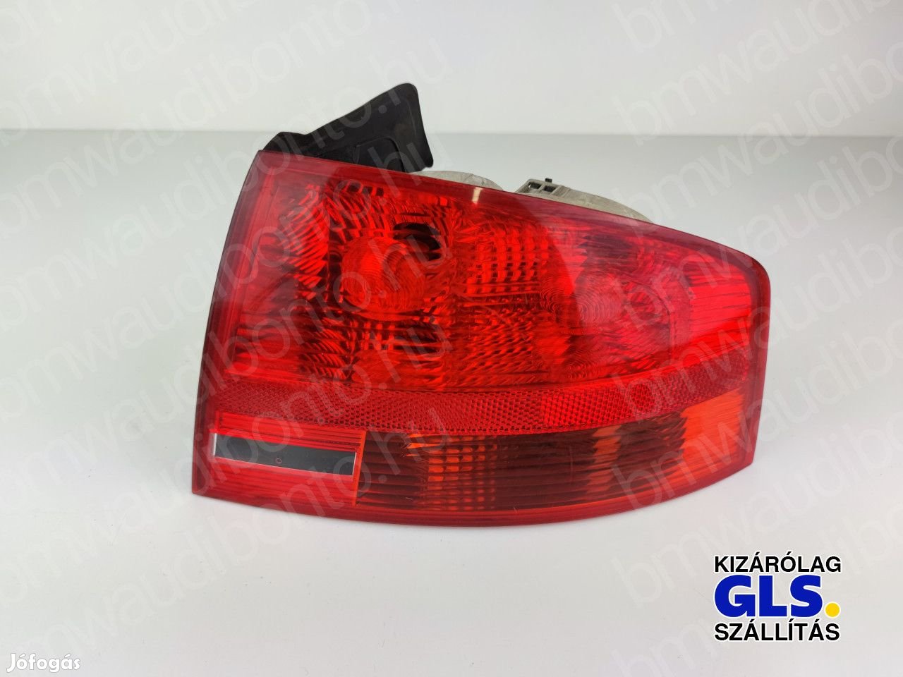 AUDI A4 B7 (8EC) Jobb hátsó lámpa (8E5945096)