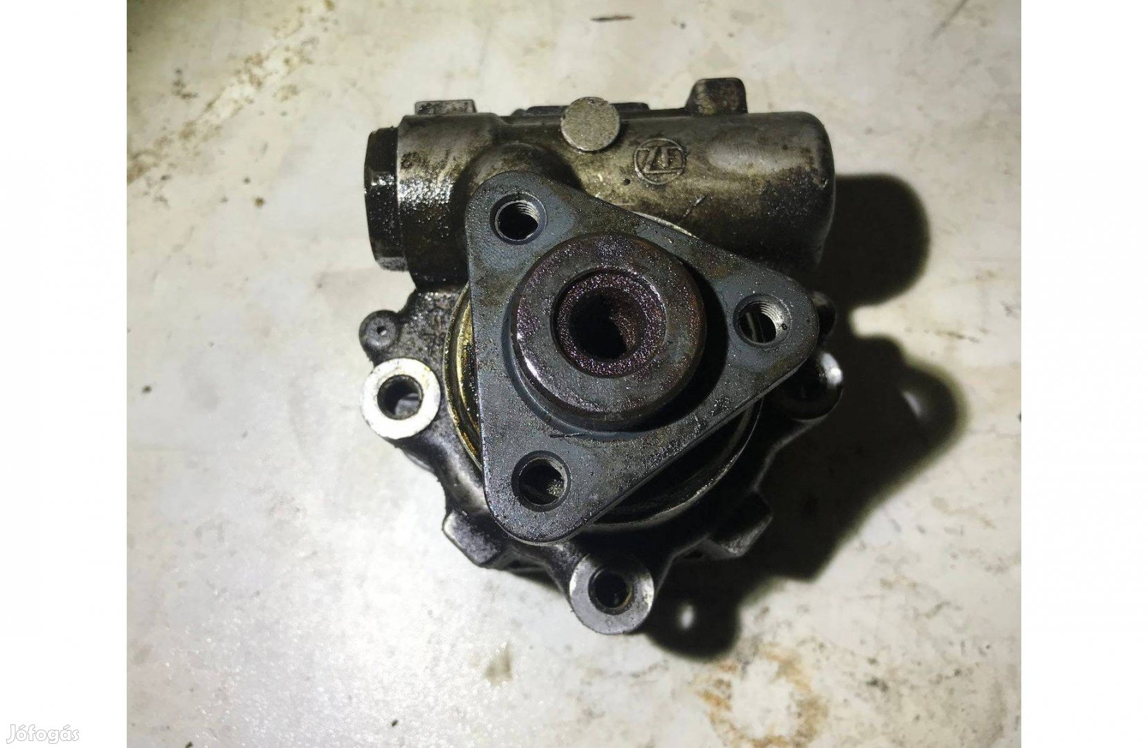 AUDI A4 B8 2,7 V6 TDI_ szervószivattyú 8K0 145 156 N