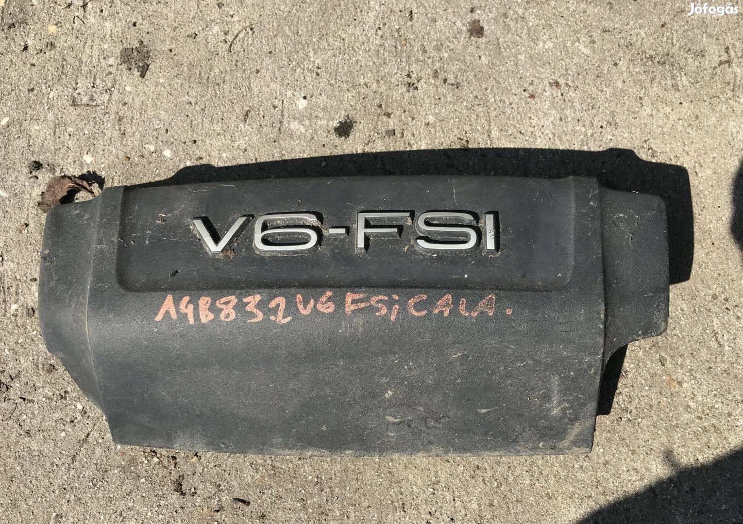 AUDI A4 B8 3,2 V6 FSI motorburkolat