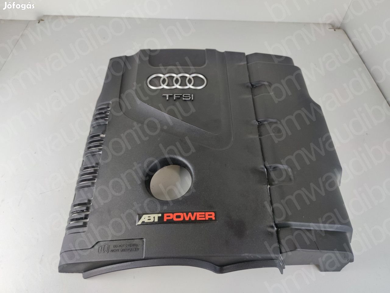 AUDI A4 B8 (8K2) 2.0 TFSI Motorburkolat (felső) (06J103925M)