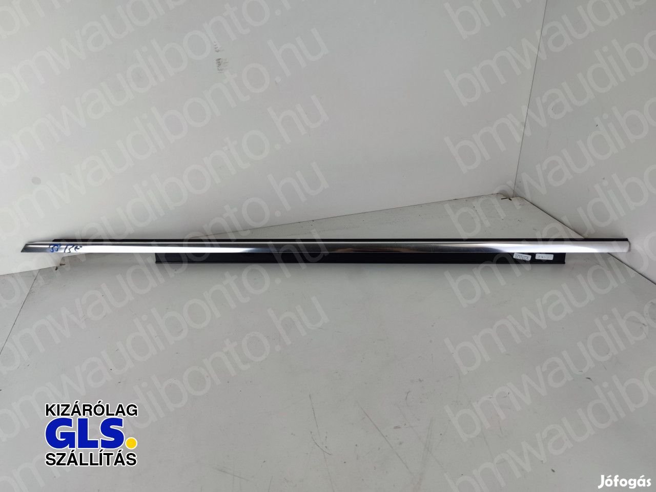 AUDI A4 B8 (8K2) Bal első ajtó vízlehúzó gumicsík (8K0853283J)