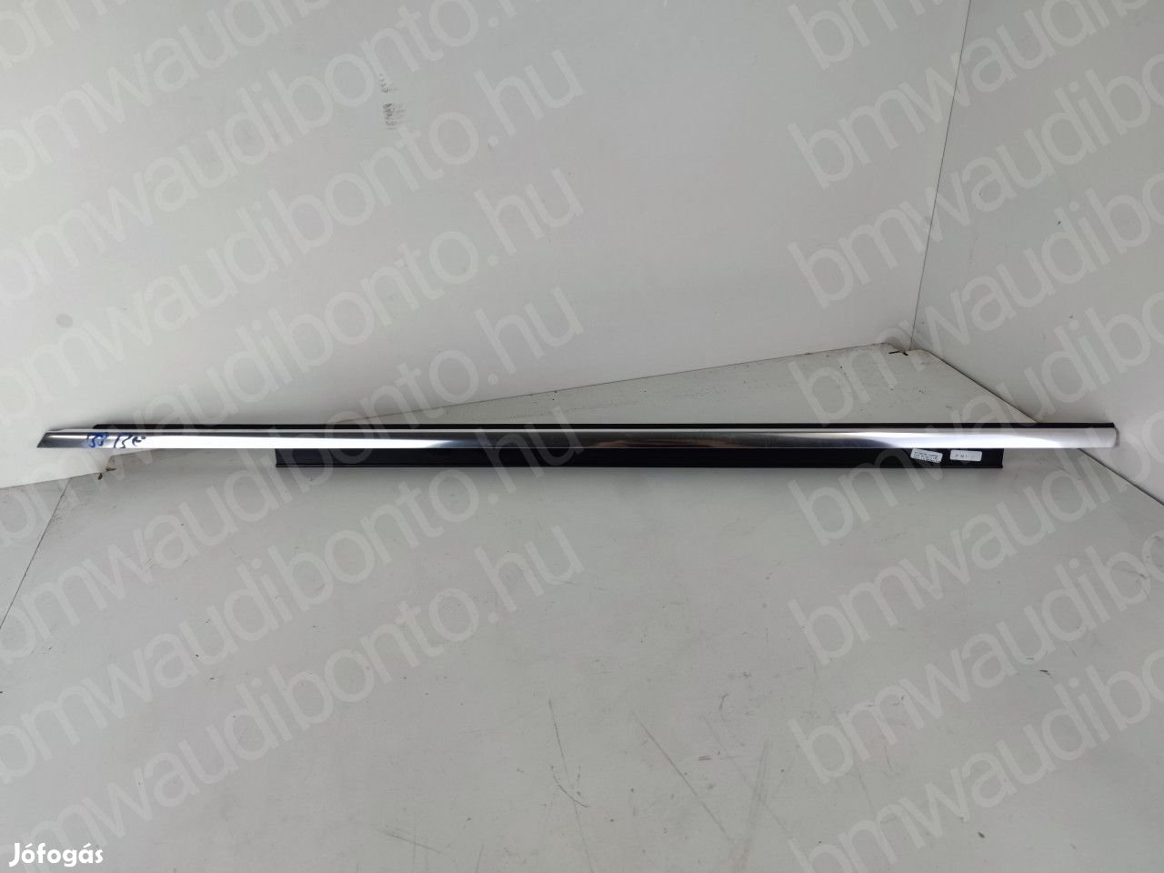AUDI A4 B8 (8K2) Bal első ajtó vízlehúzó gumicsík (8K0853283J)