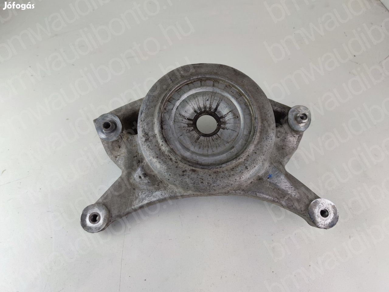 AUDI A4 B8 (8K2) Bal első tengely felső rugótányér (fém) (8K0412253A)