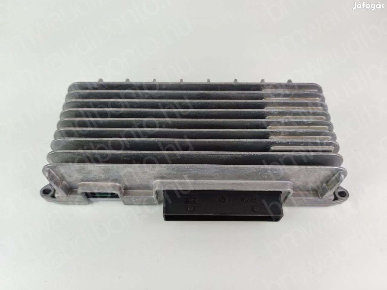 AUDI A4 B8 (8K2) Erősítő (8T0035223AE)