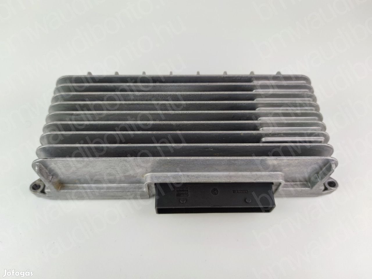 AUDI A4 B8 (8K2) Erősítő (8T0035223J)