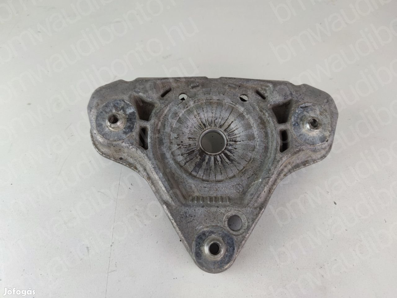 AUDI A4 B8 (8K2) Jobb első tengely felső rugótányér (fém) (8E0412383)