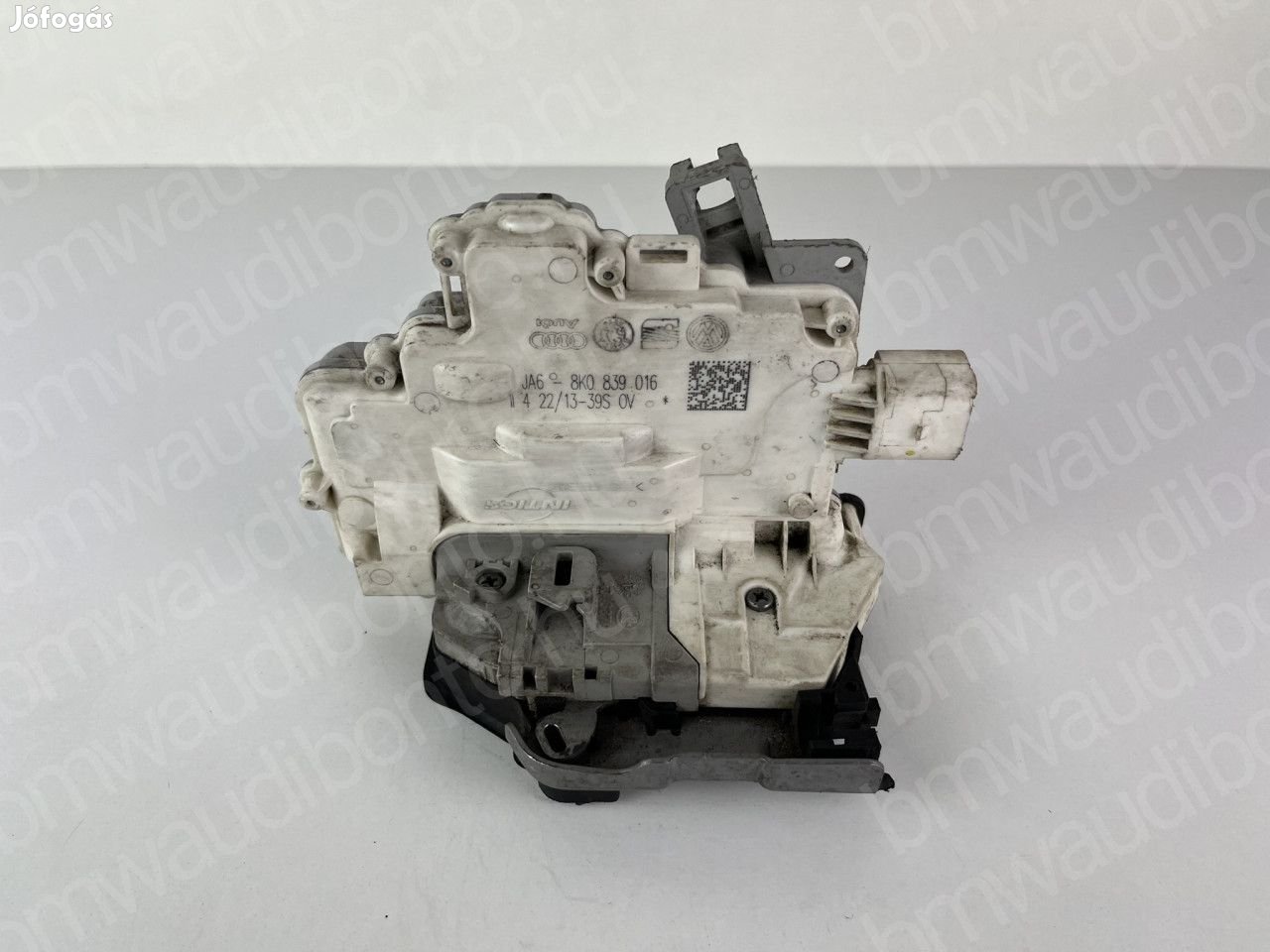 AUDI A4 B8 (8K2) Jobb hátsó ajtó zár (8K0839016)