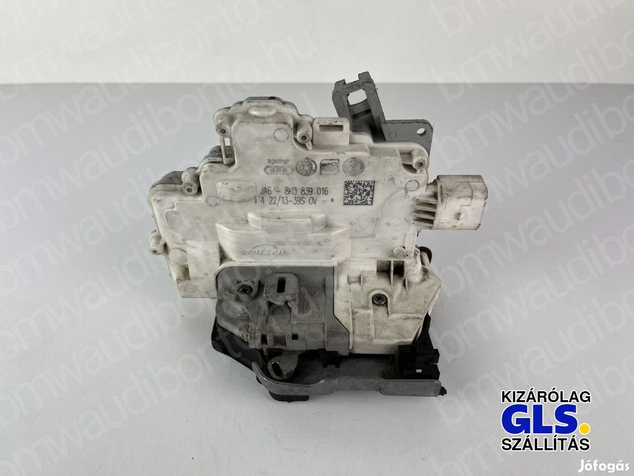 AUDI A4 B8 (8K2) Jobb hátsó ajtó zár (8K0839016)