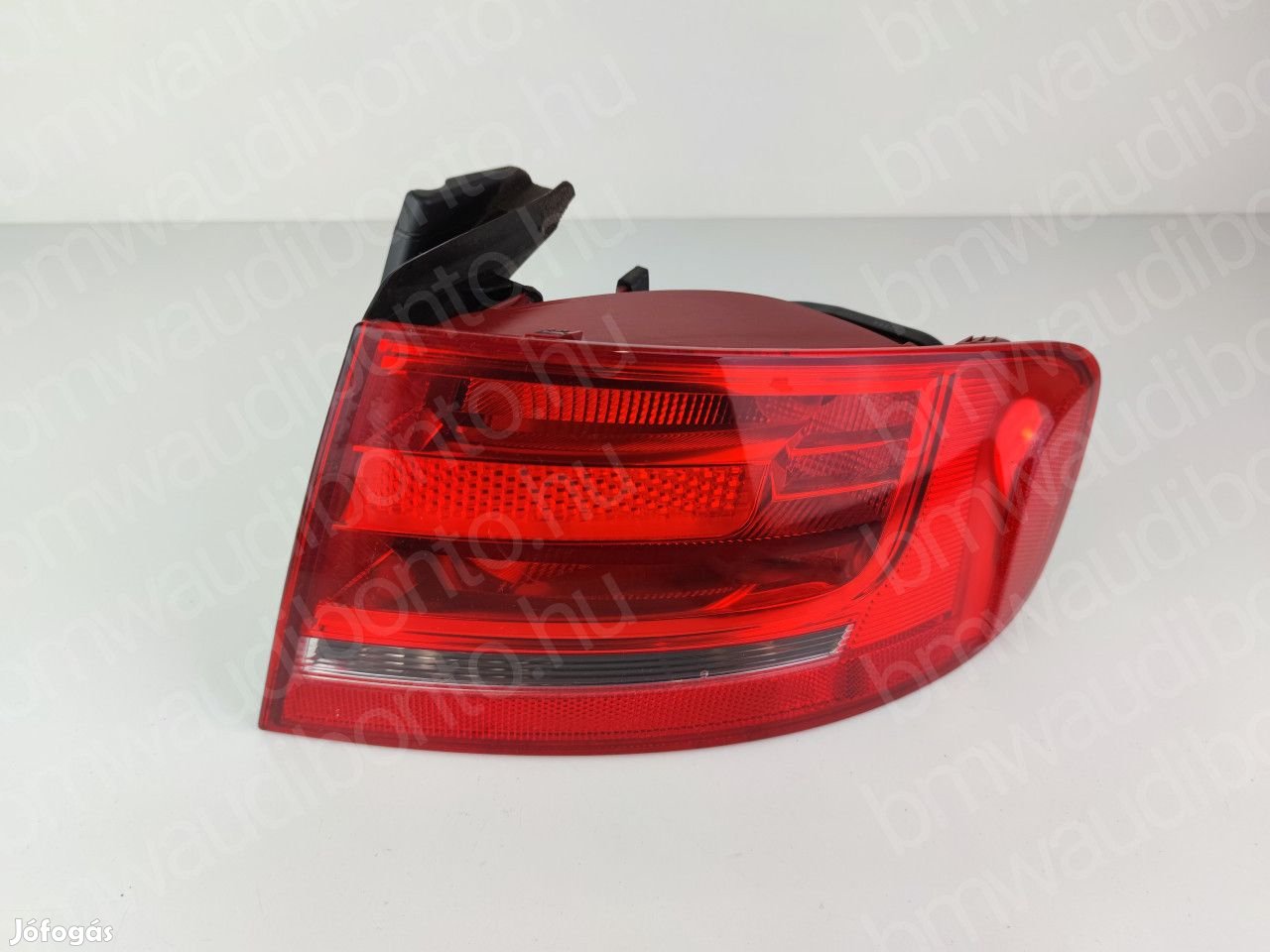 AUDI A4 B8 (8K2) Jobb hátsó lámpa (8K5945096D)