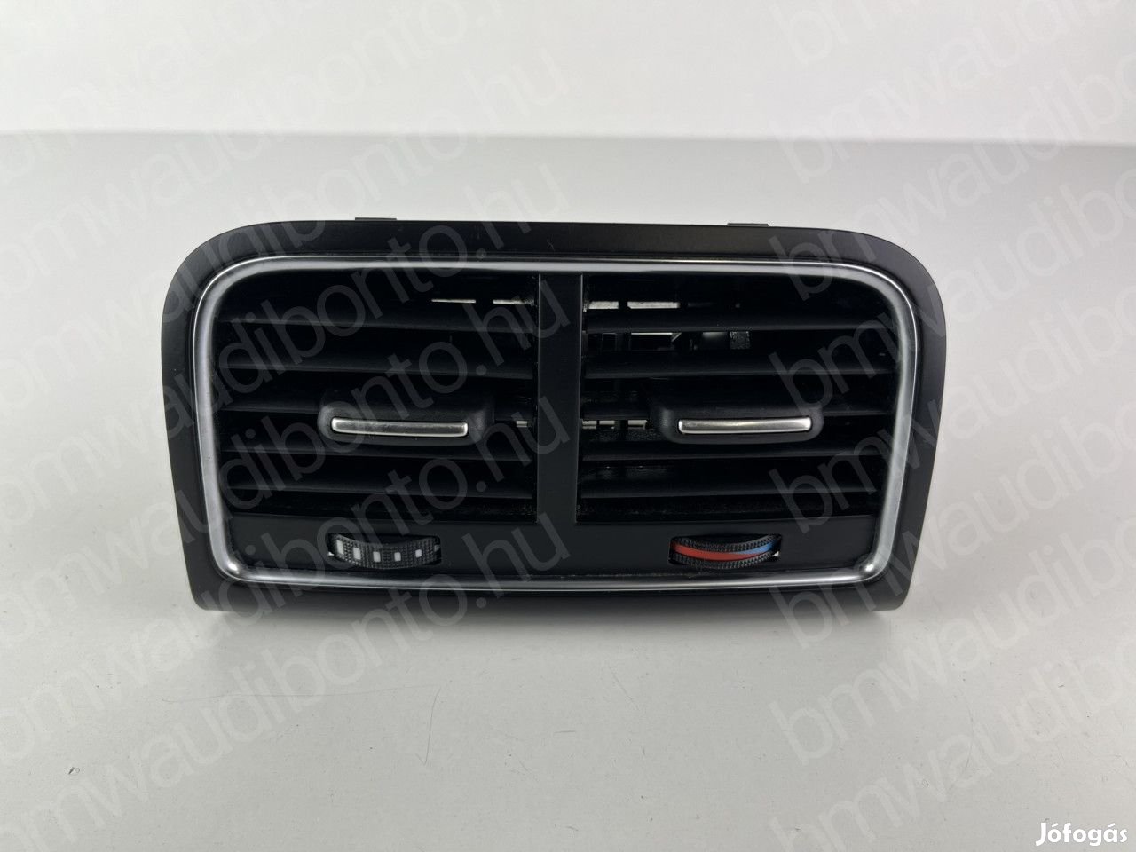 AUDI A4 B8 (8K2) Középkonzol hátsó szellőzőrács (8K0819203)